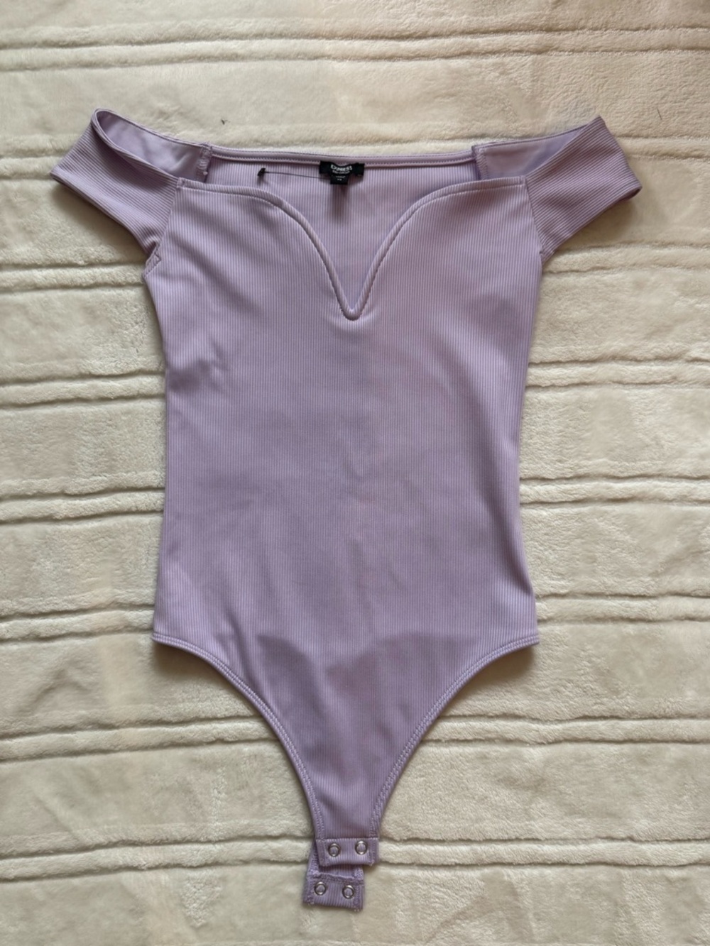 Express Lilac lavender Off-Shoulder Ribbed sweetheart neckline Bodysuit v-wire
